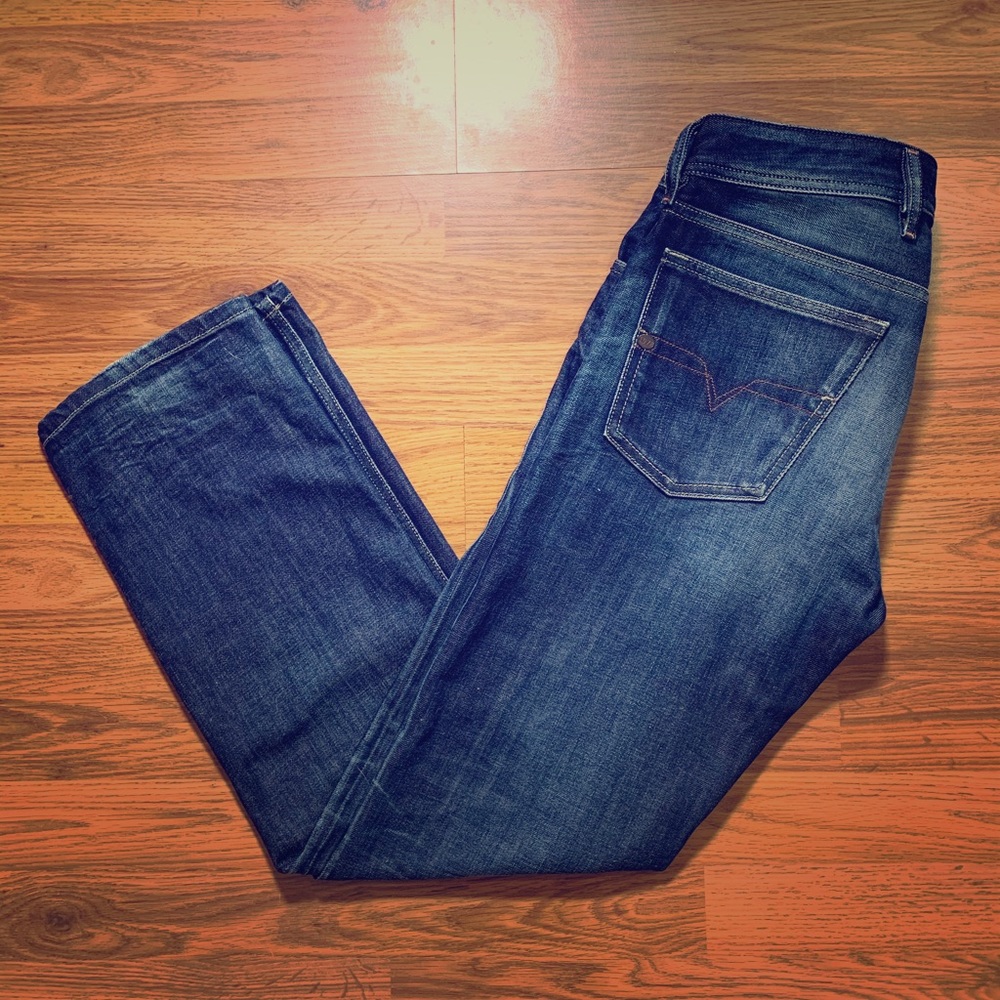 Diesel Men’s WAYKEE Straight Leg Jeans.